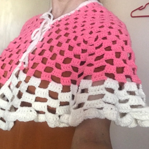 Rare Vintage 1960’s Handmade Crochet Cape Shawl - Picture 6 of 7